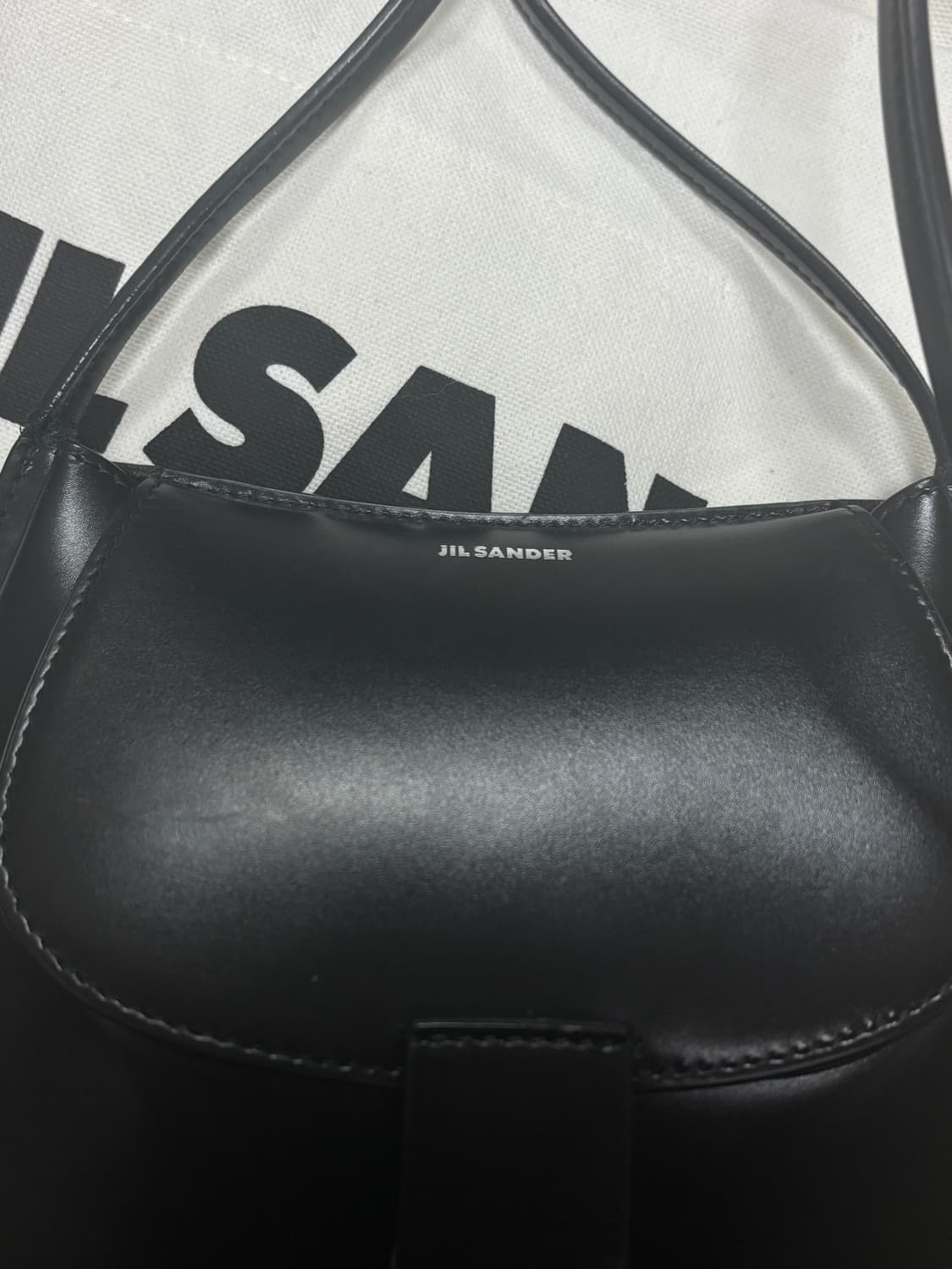 질샌더 크레센트백 미니 블랙  상품이미지4