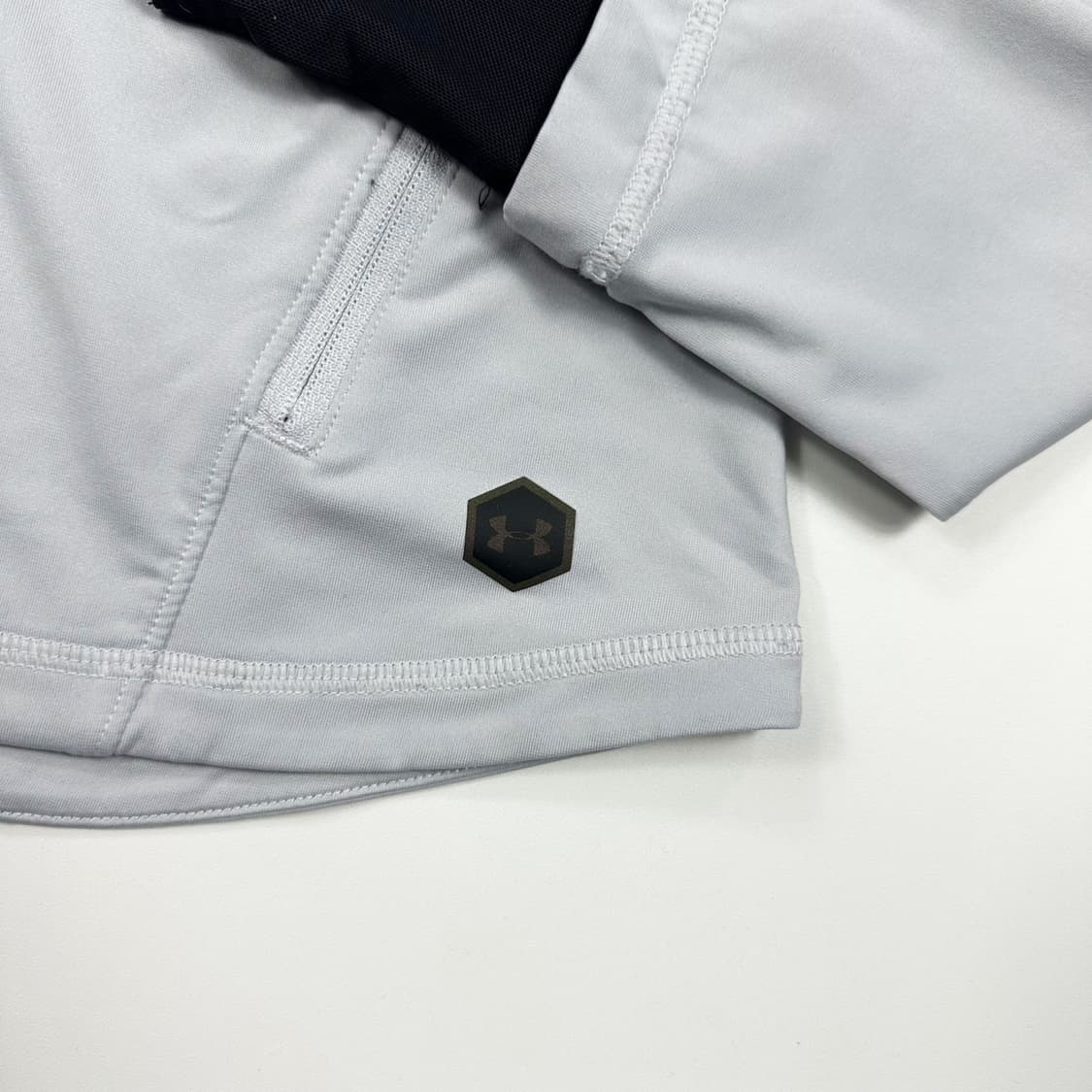 언더아머 런닝 트레이닝 기능성 트랙탑 져지 (M 여성추천) 상품이미지3