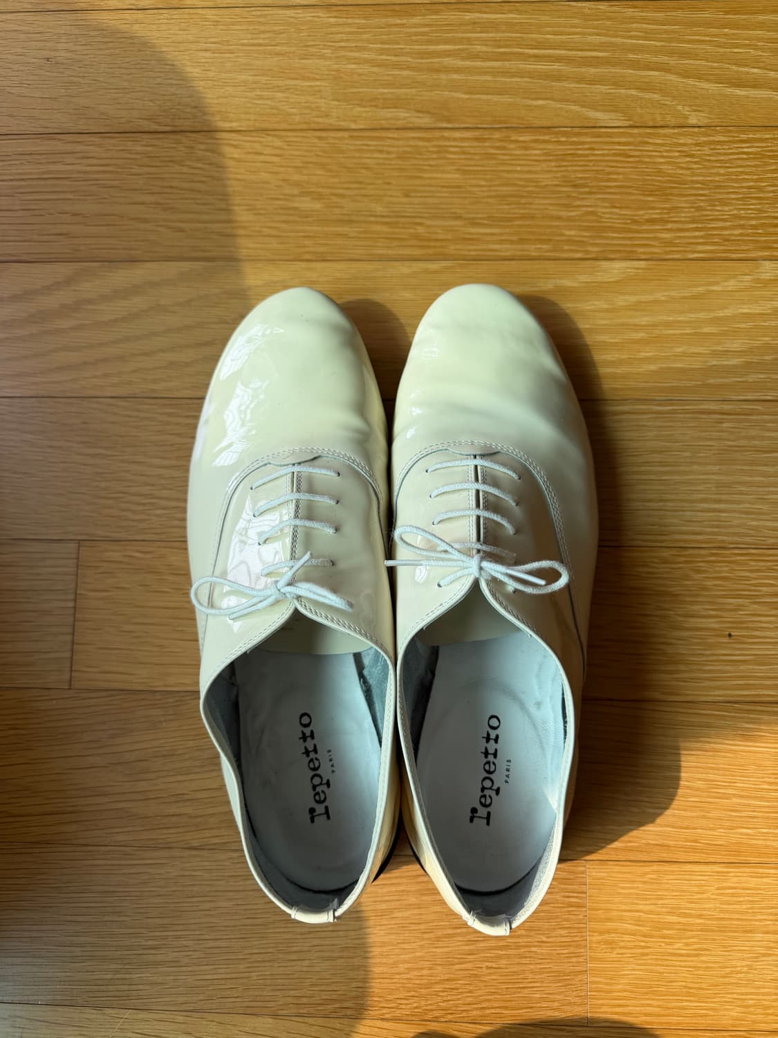 레페토 지지 옴므 에나멜 화이트 상품이미지6