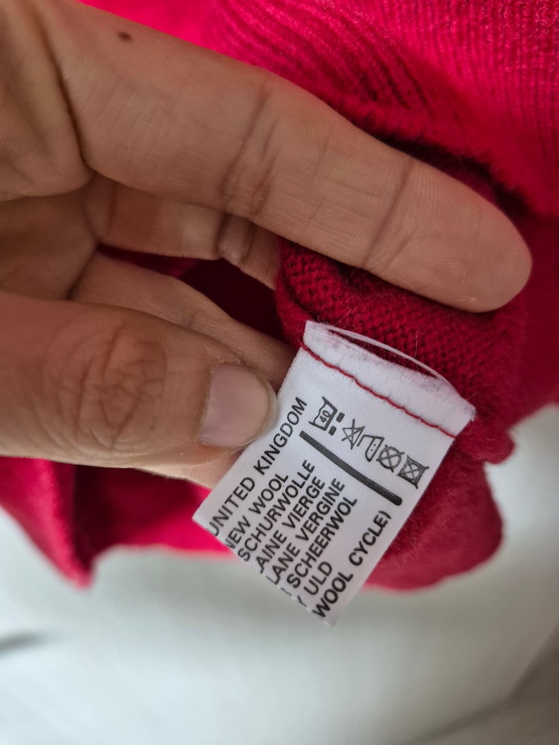 (정품) 버버리  루즈핏 퓨어 램스울 니트 스웨터  스코틀랜드 상품이미지7