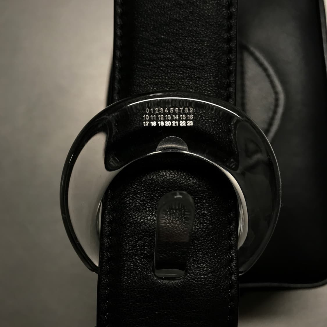 마르지엘라 글램슬램 벨트백 블랙 상품이미지7