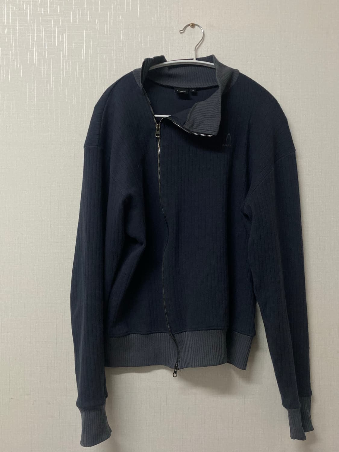 아캄 Side Neck Zip-Up (Navy) 상품이미지1