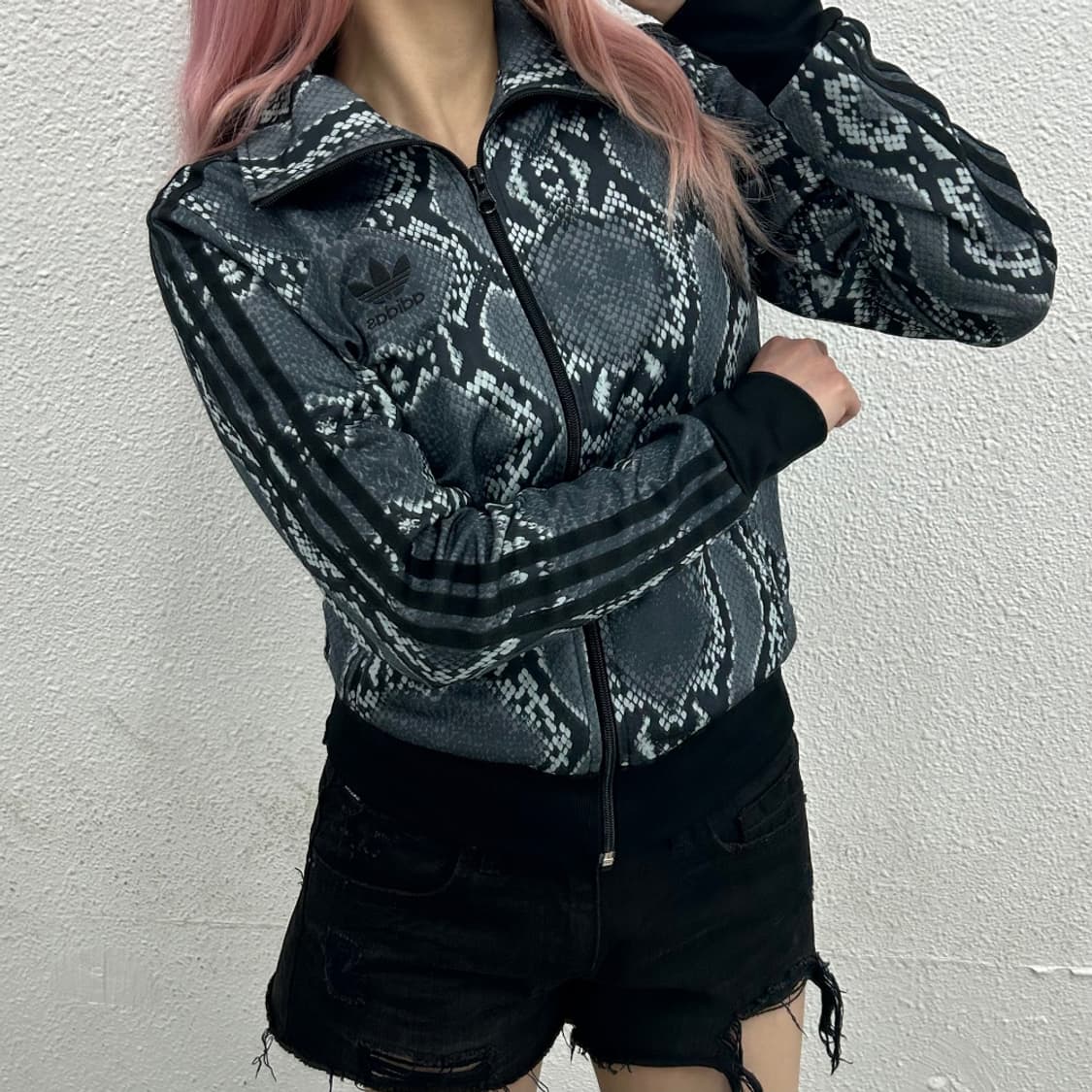 아디다스 뱀피 블랙라인 트랙탑 90 상품이미지1