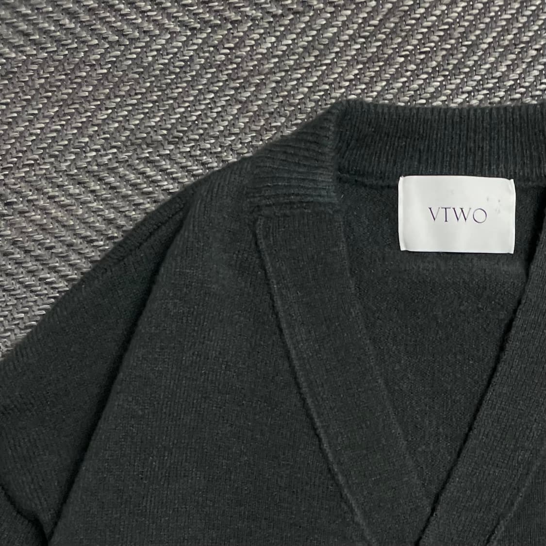 VTWO 미니멀 박시핏 울 가디건 챠콜y 5358 상품이미지5
