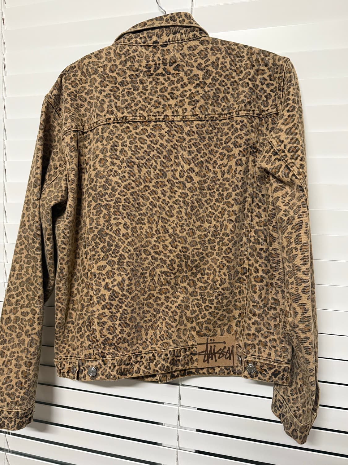 [M] 스투시 레오파드 데님 트러커 자켓 상품이미지2