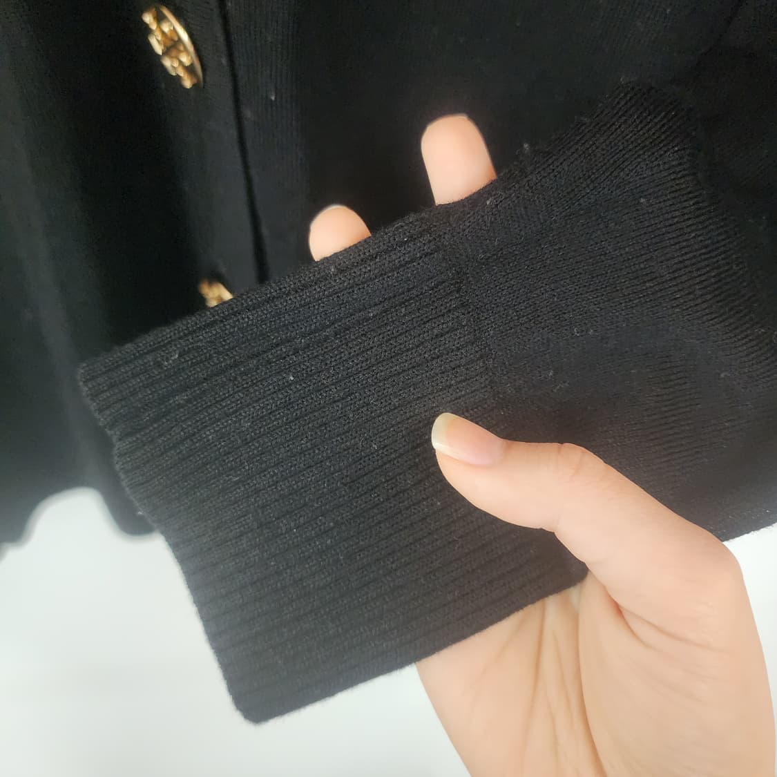 토리버치 블랙 가디건 금장 로고 상품이미지3