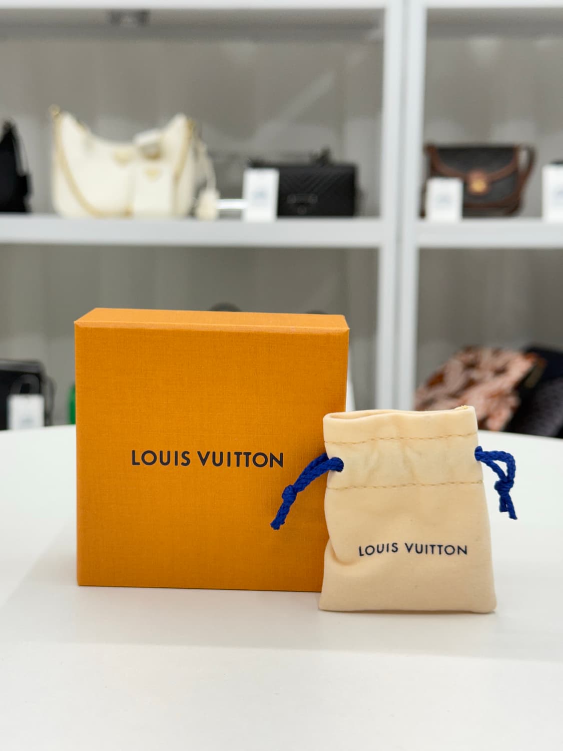 [OS] 루이비통 플레이 팬던트 목걸이 상품이미지9