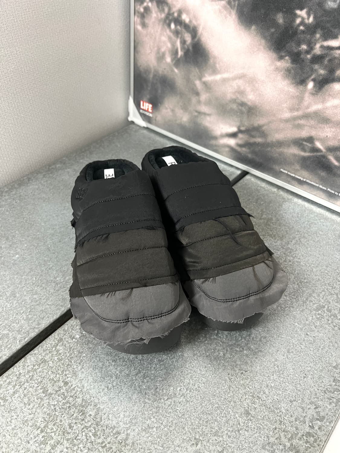 PERVERZE SUBU Step Winter Sandal (Black) 상품이미지1