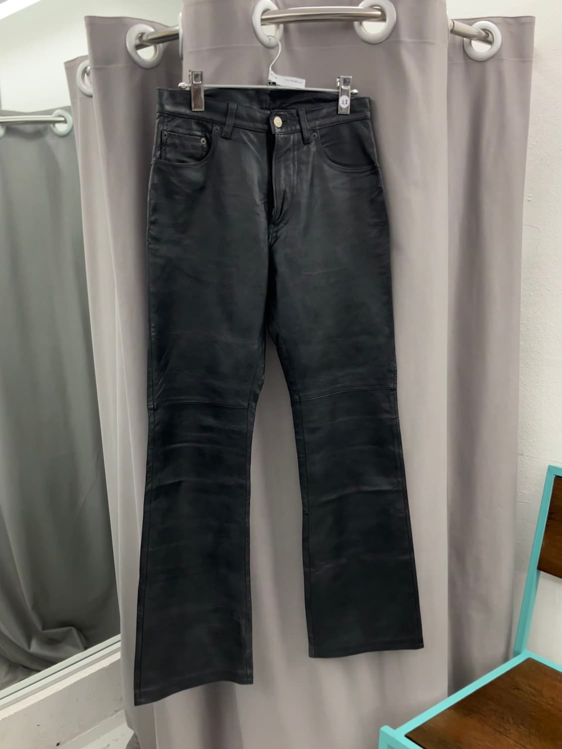 세미부츠컷 레더 팬츠 상품이미지1