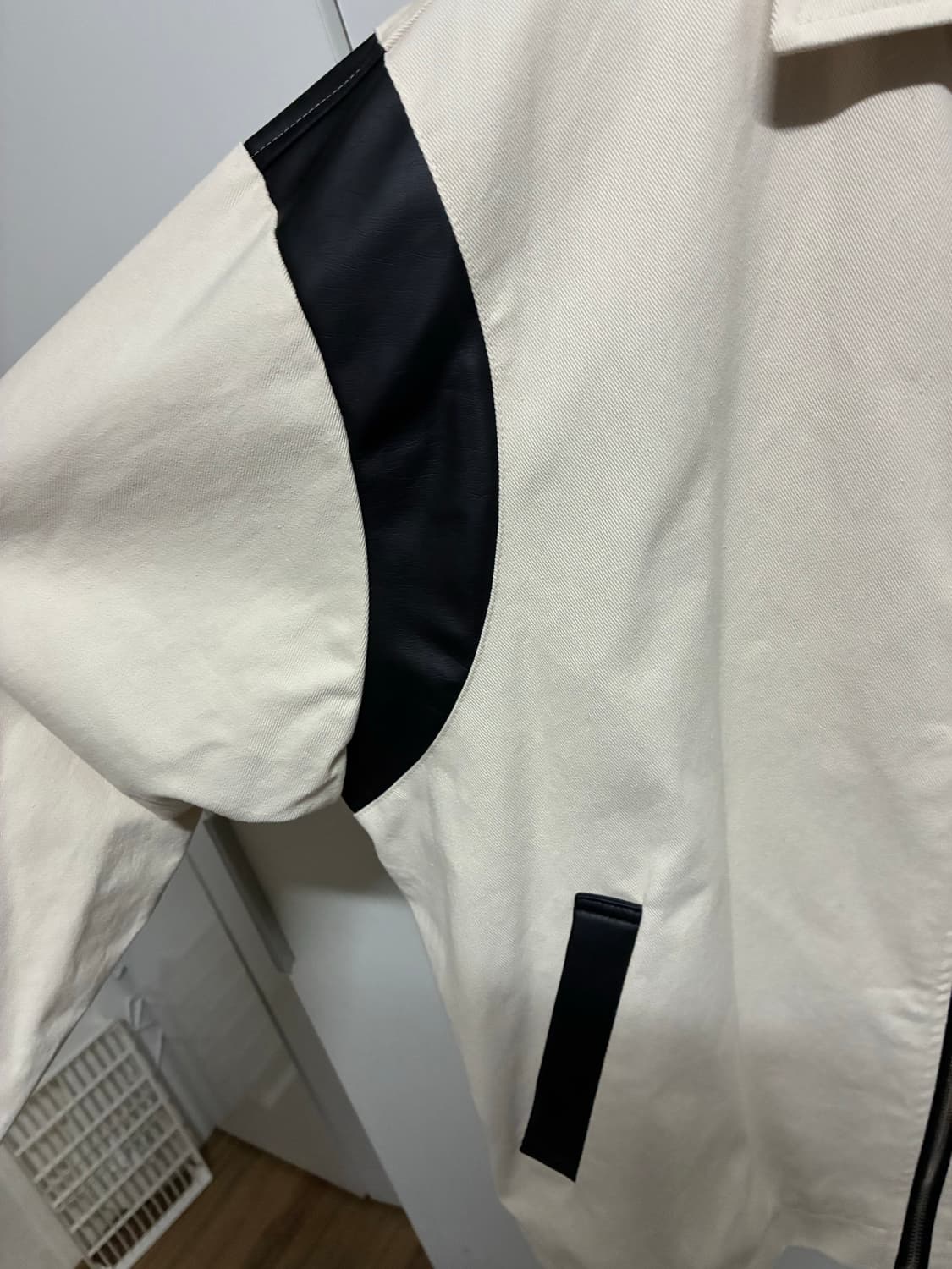 [새상품] 아이보리 바시티 자켓 L/100 상품이미지3