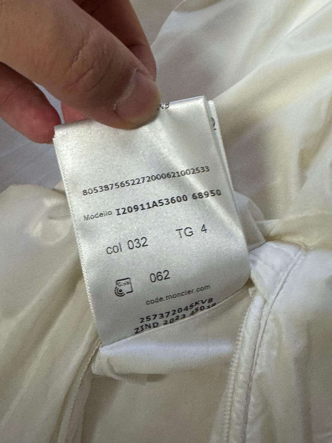 몽클레어 마야 패딩 화이트 4사이즈 상품이미지5