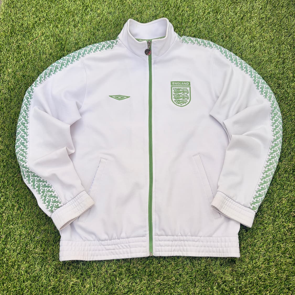 엄브로 X 잉글랜드 화이트 트랙탑 져지 상품이미지1