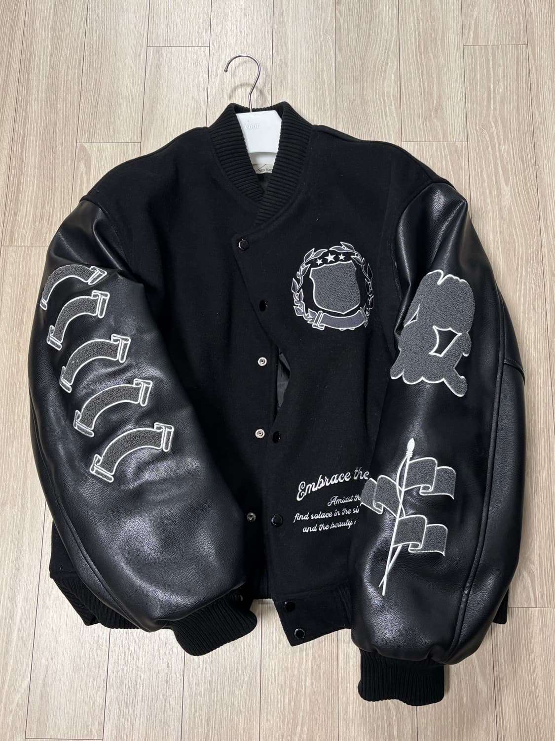 [3] 넥스트도어립스 바시티 블랙 상품이미지1