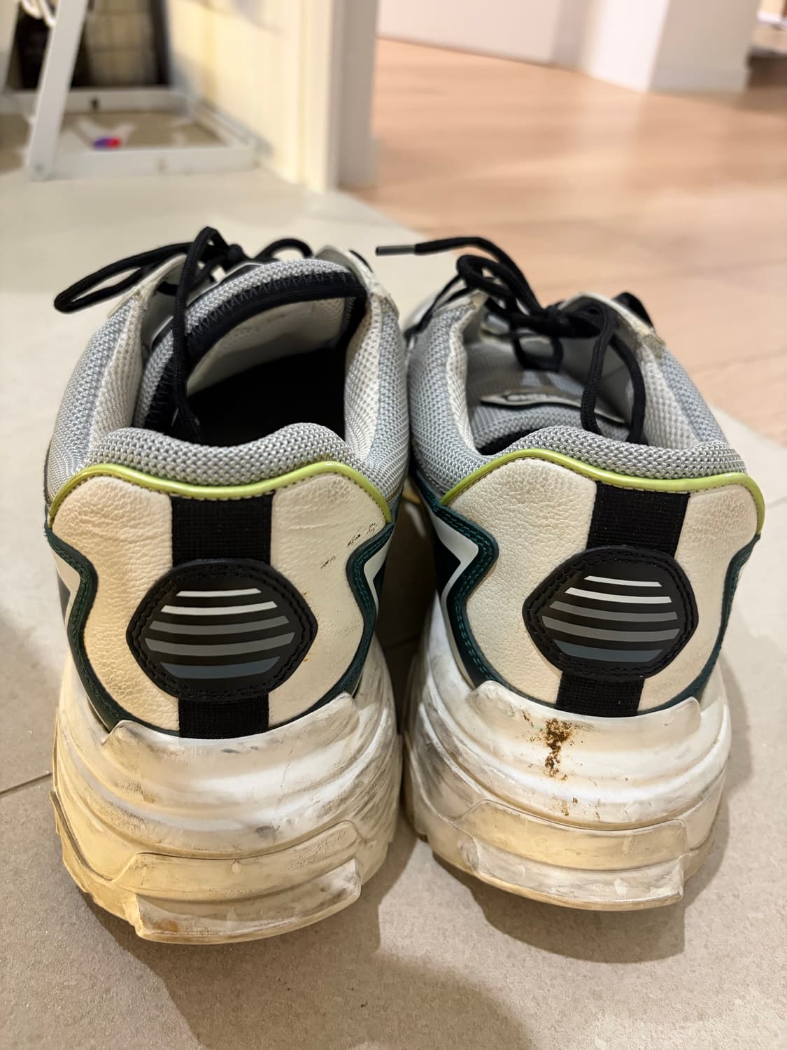 발렌티노  클라이머 스니커 43사이즈 팝니다 상품이미지4