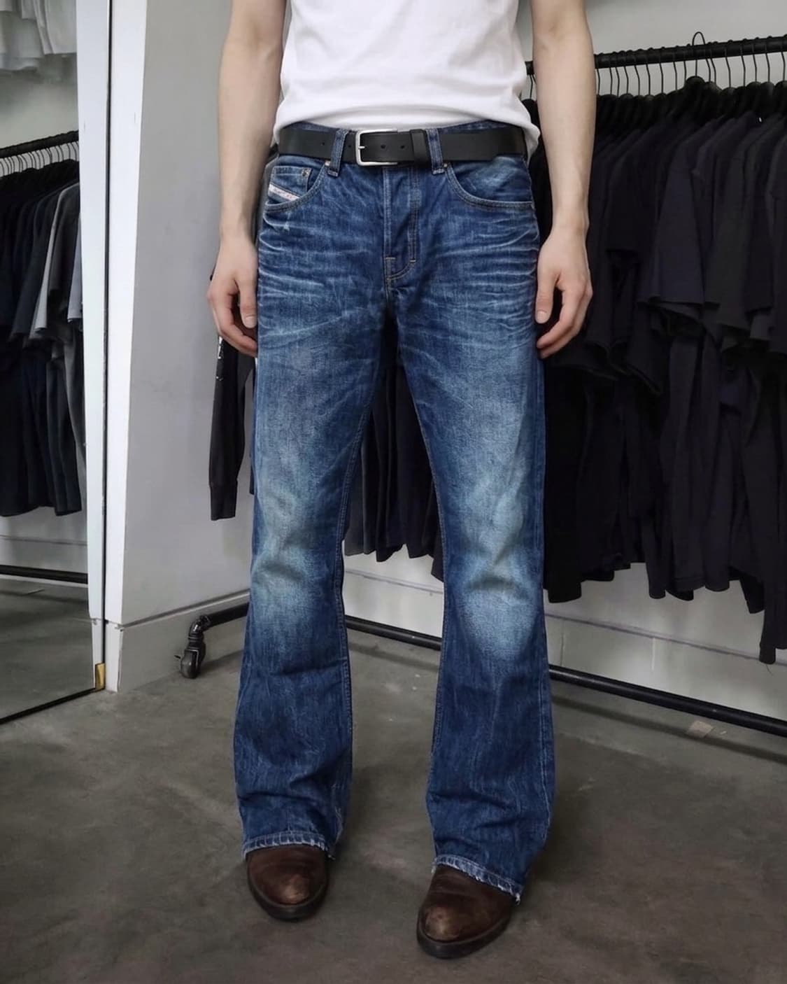 디젤(Diesel) 자티니(ZATINY) 세미 부츠컷 프리미엄 데님 상품이미지1