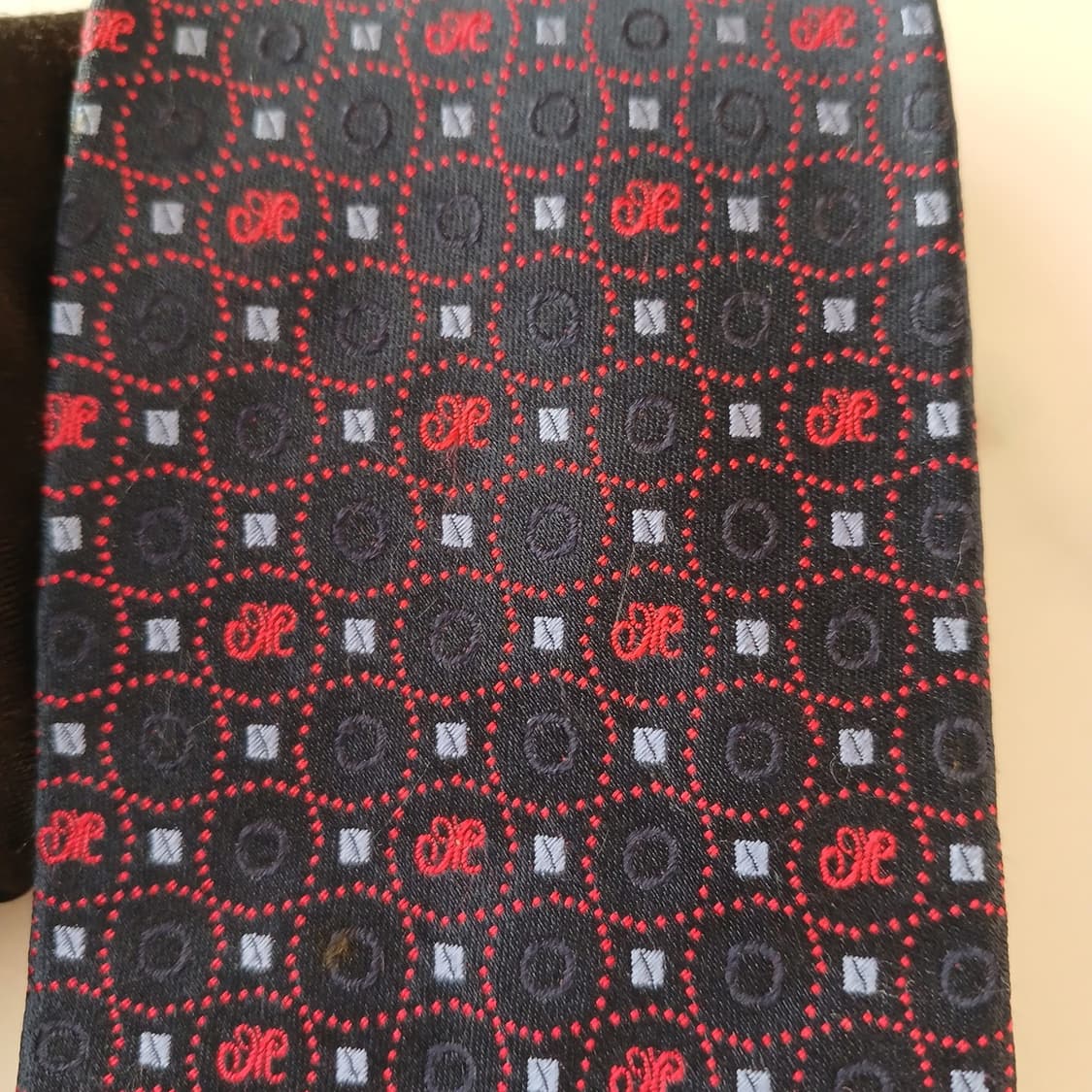 메트로시티 네이비 패턴 실크 넥타이 8.6cm A등급 A19027
 상품이미지6