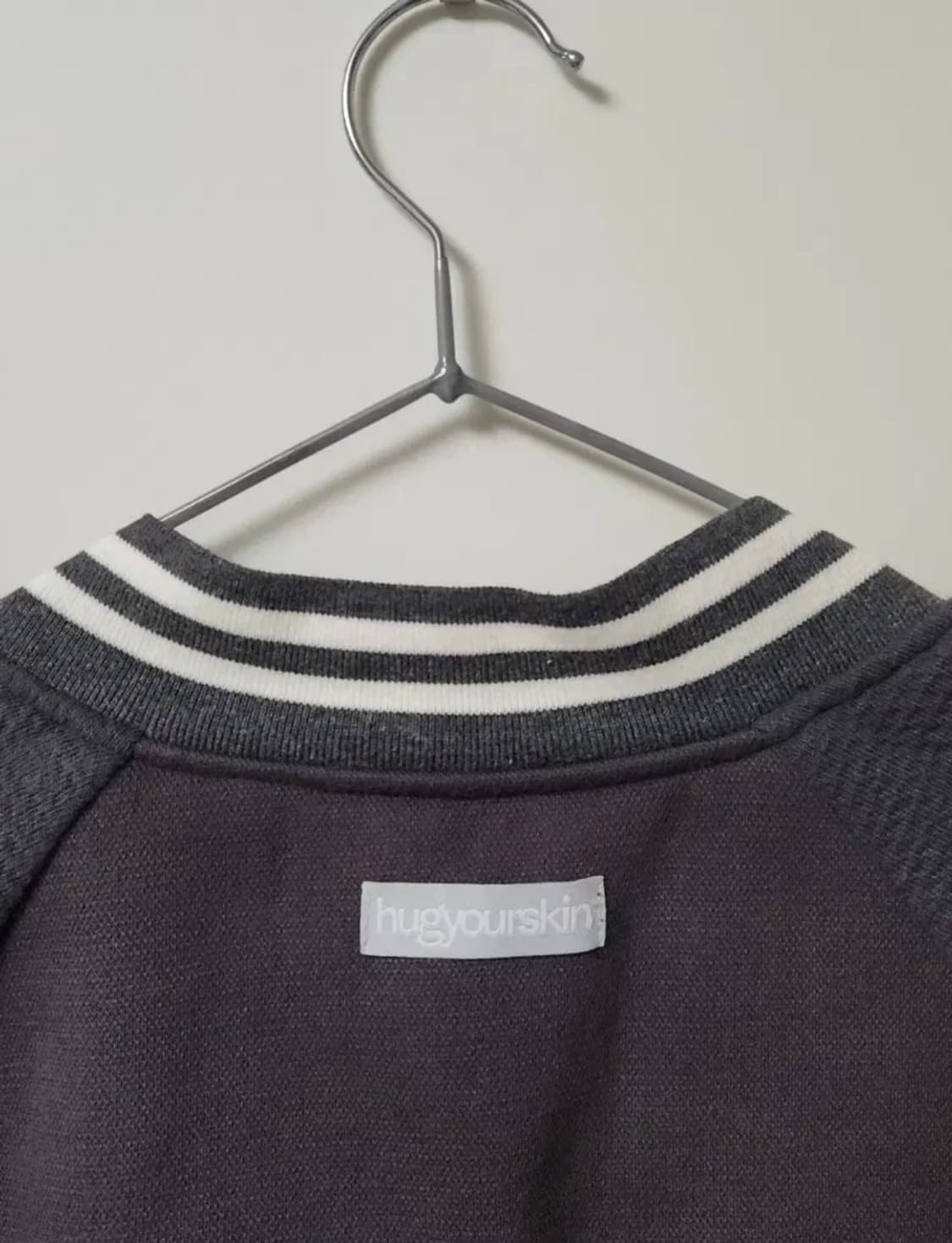 허그유어스킨 바시티자켓 챠콜 상품이미지7