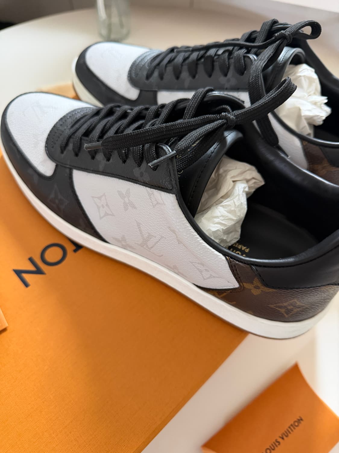 모노그램  캔버스 리볼리 스니커즈 상품이미지5