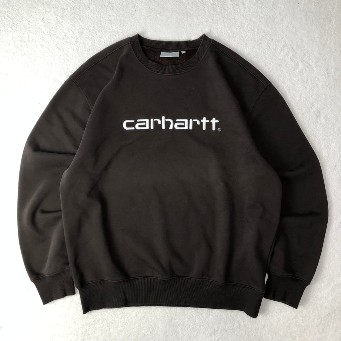 칼하트 다크브라운 맨투맨  상품이미지1