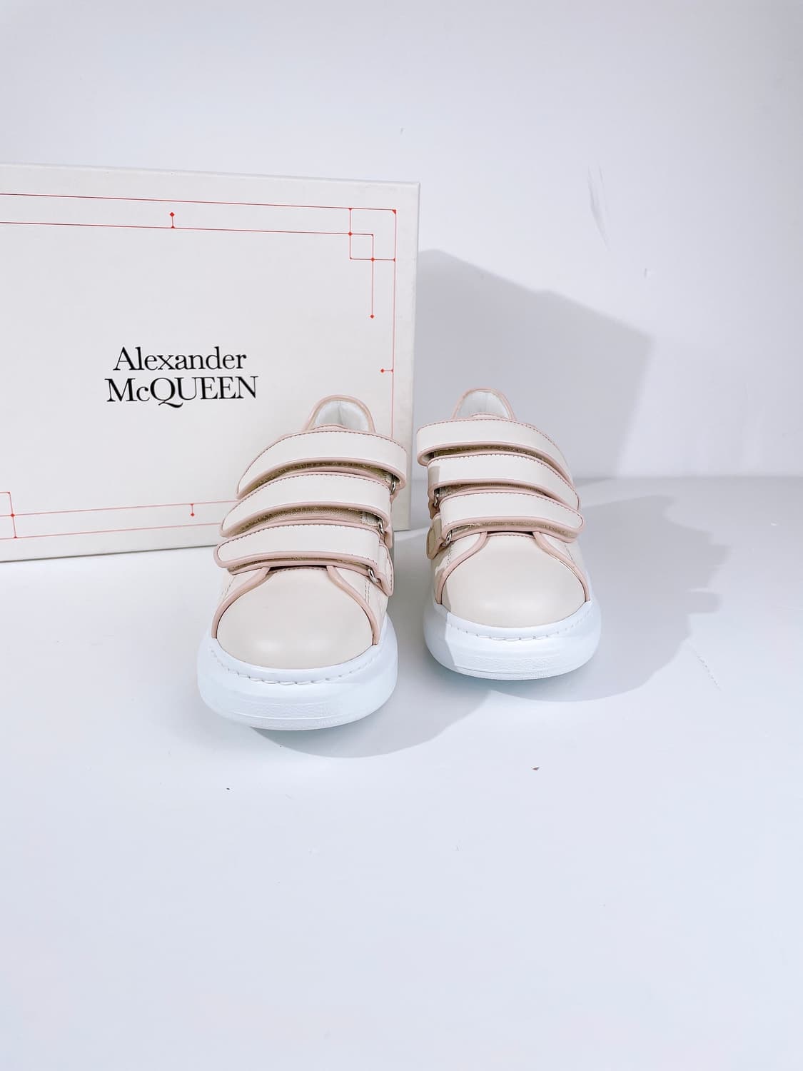 (정품/새상품) 알렉산더 맥퀸 여성 벨크로 로우탑 스니커즈 상품이미지1