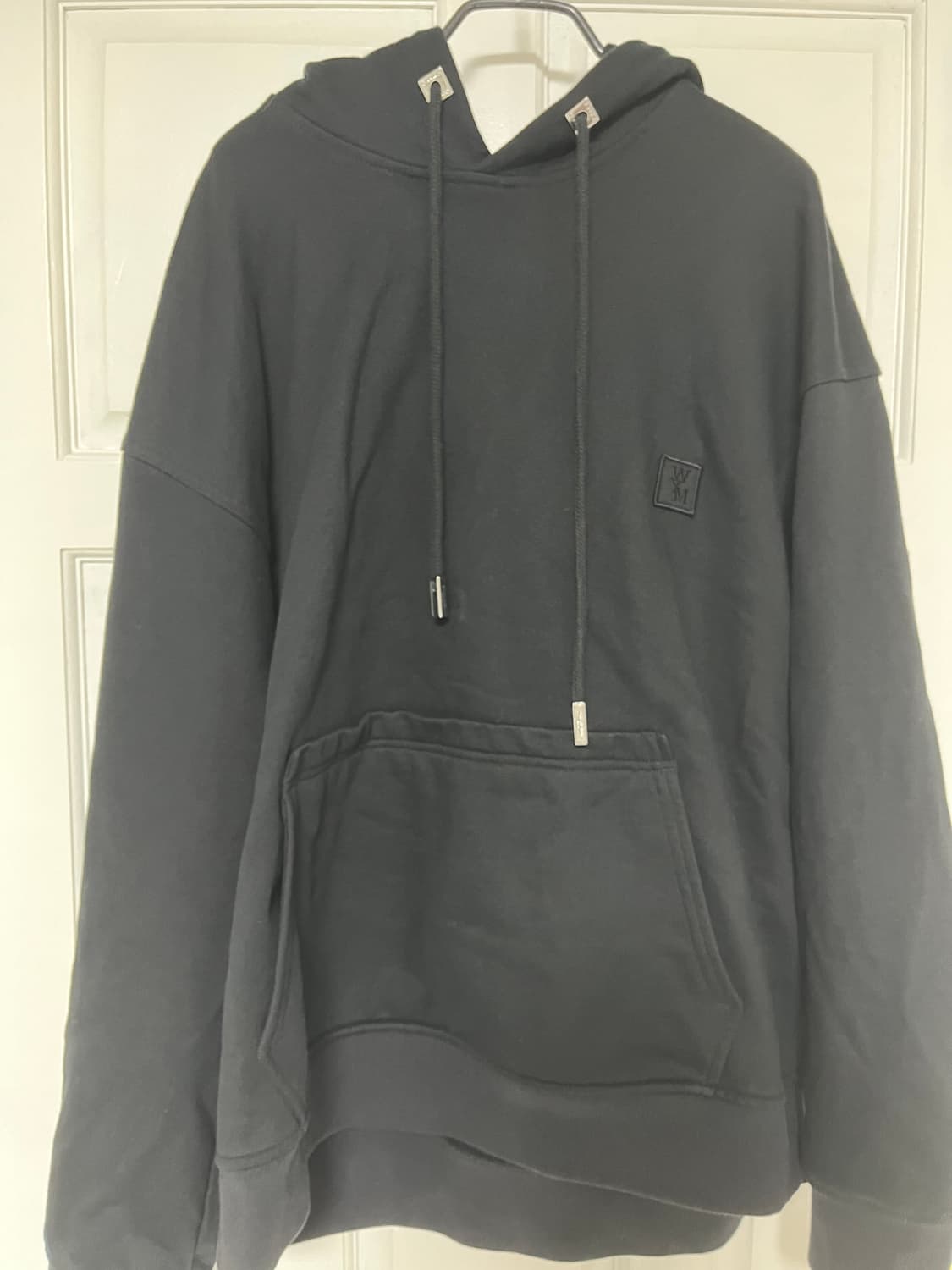 우영미 23FW 플라워 백로고 후드 블랙 48 상품이미지2