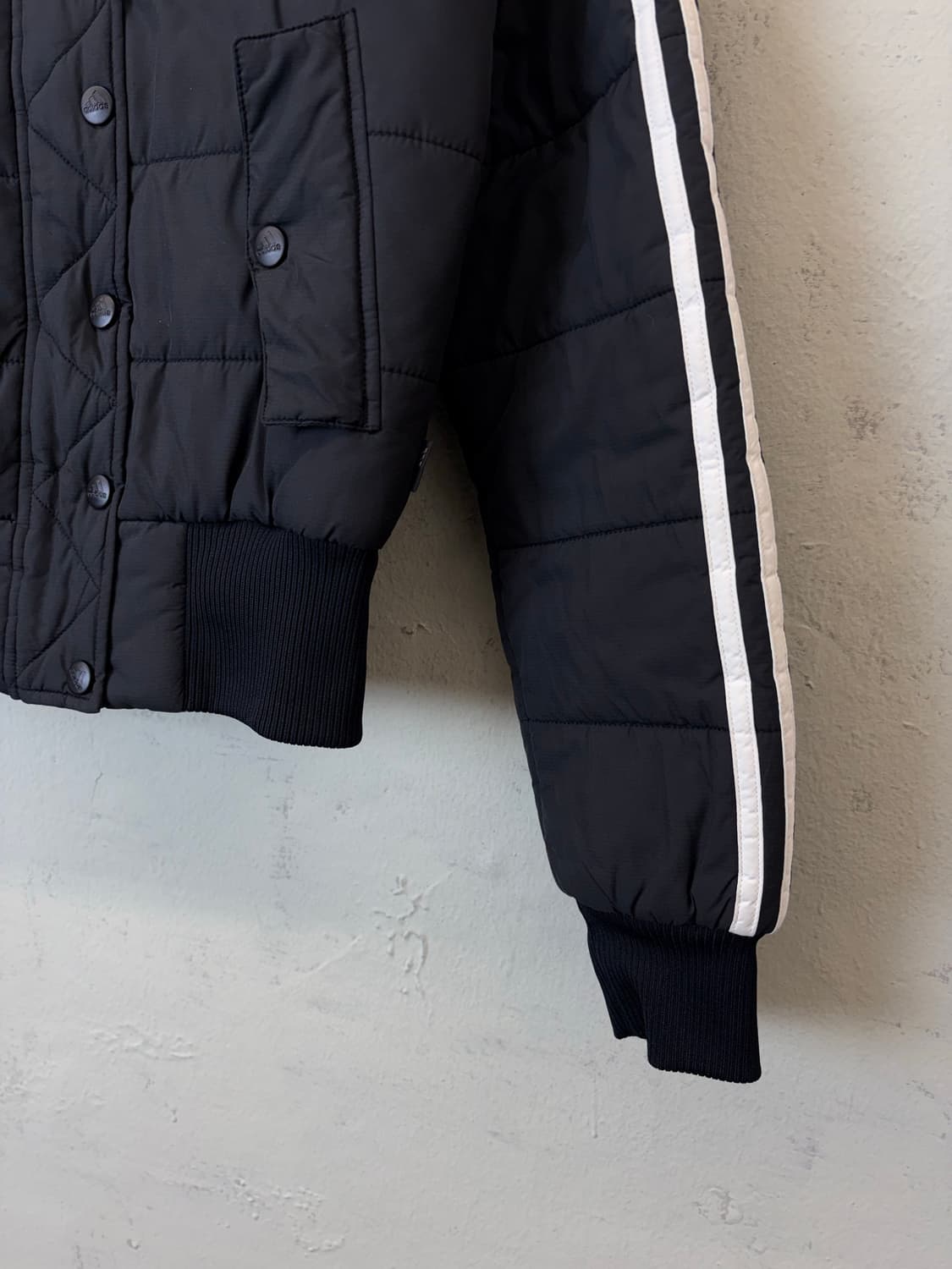 아디다스 빈티지 삼선 크롭 숏패딩 블랙 상품이미지3