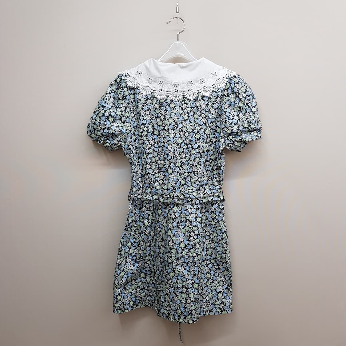 마쥬 플라워 패턴 레이스 카라 퍼프소매 미니 원피스 36사이즈 상품이미지7