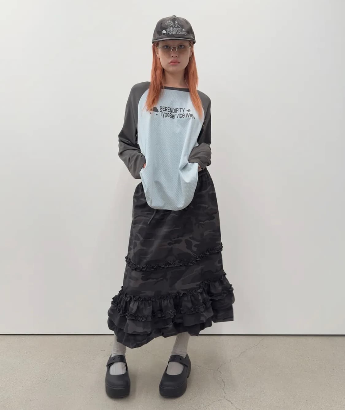 [새제품]타입서비스 Camo Volume Skirt [Charcoal] 상품이미지1