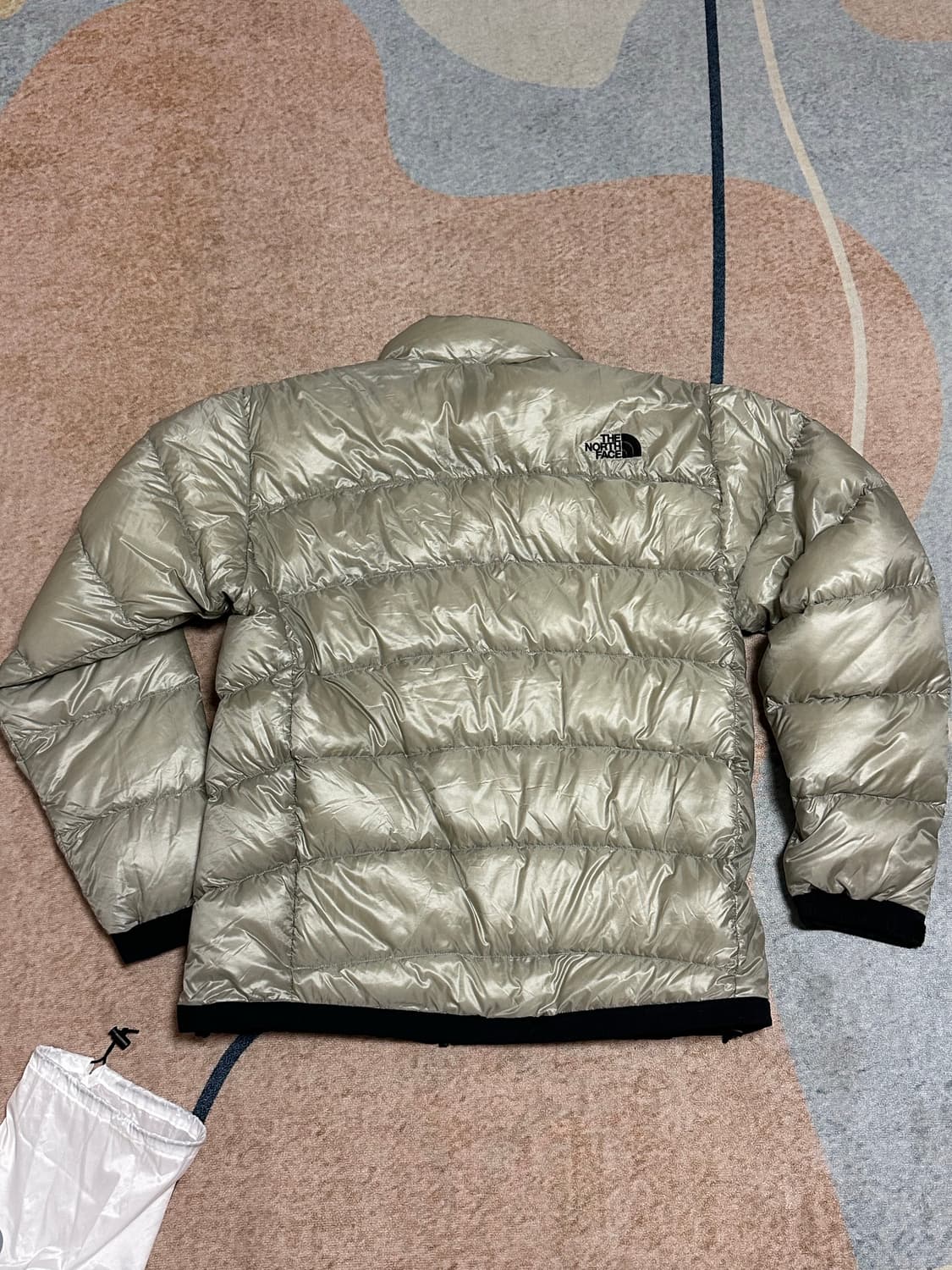 [M] 노스페이스 아콘카구아 경량패딩 클레이 그레이 (일본판) 상품이미지5