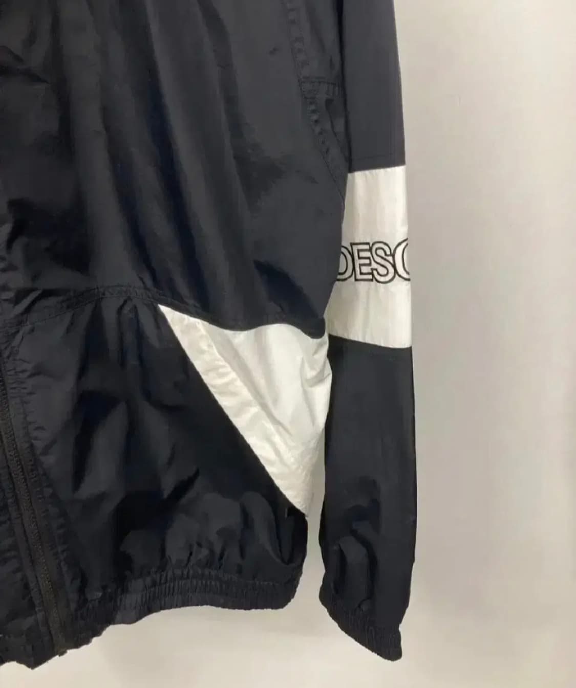 데상트 바람막이 자켓 상품이미지4