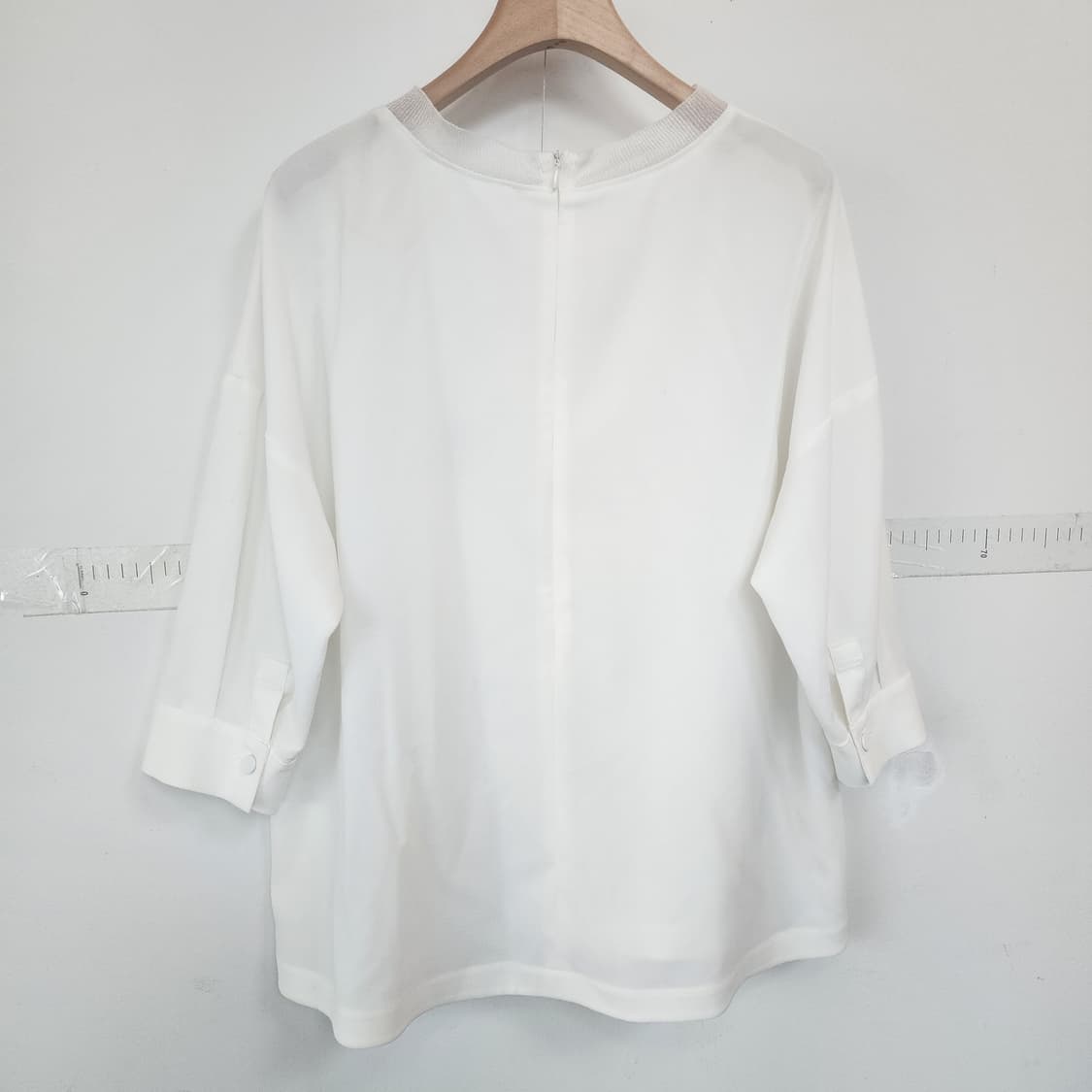 기비 화이트 반팔 티셔츠 상품이미지6