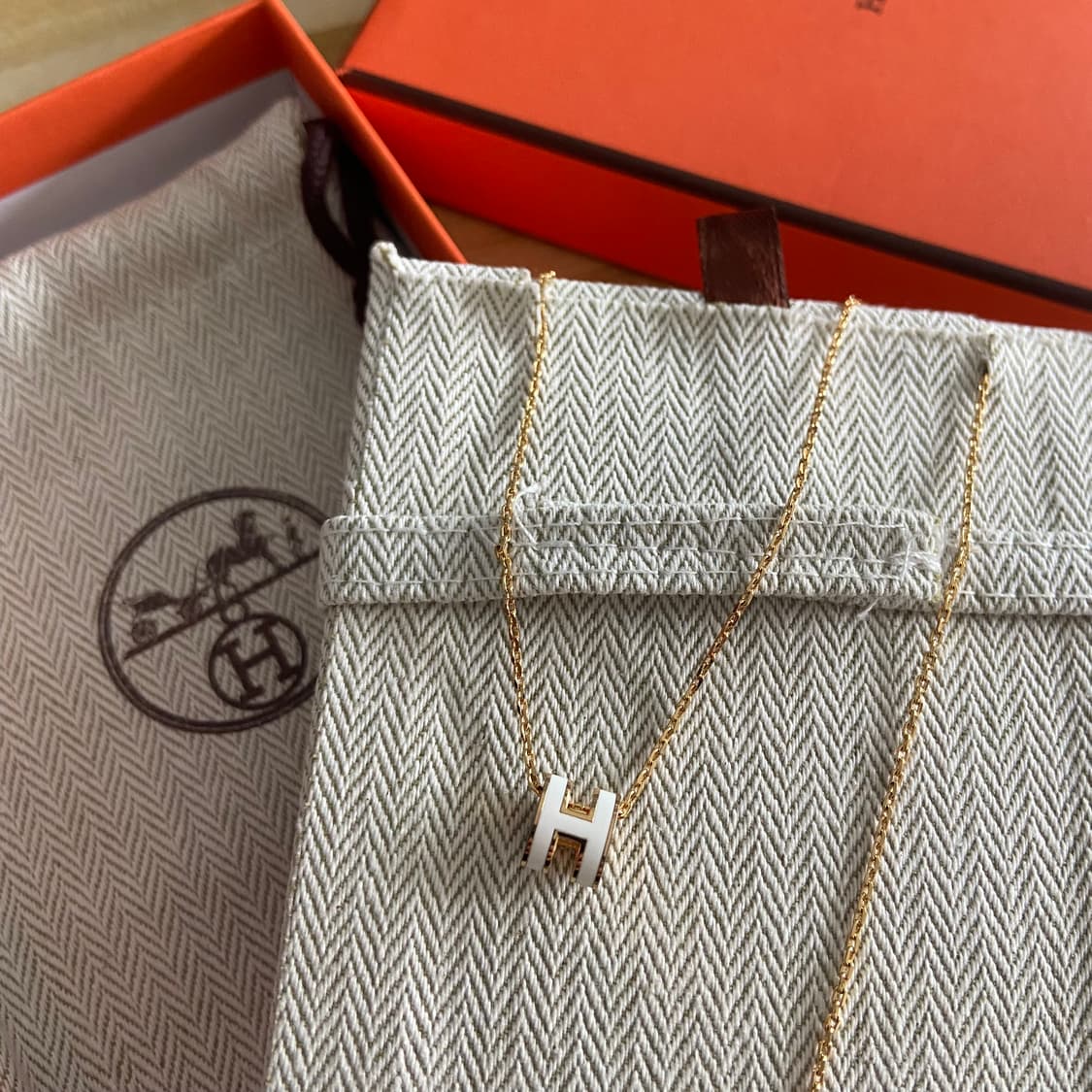[정품] 에르메스 팝H 네크리스 (화이트/골드) 상품이미지4