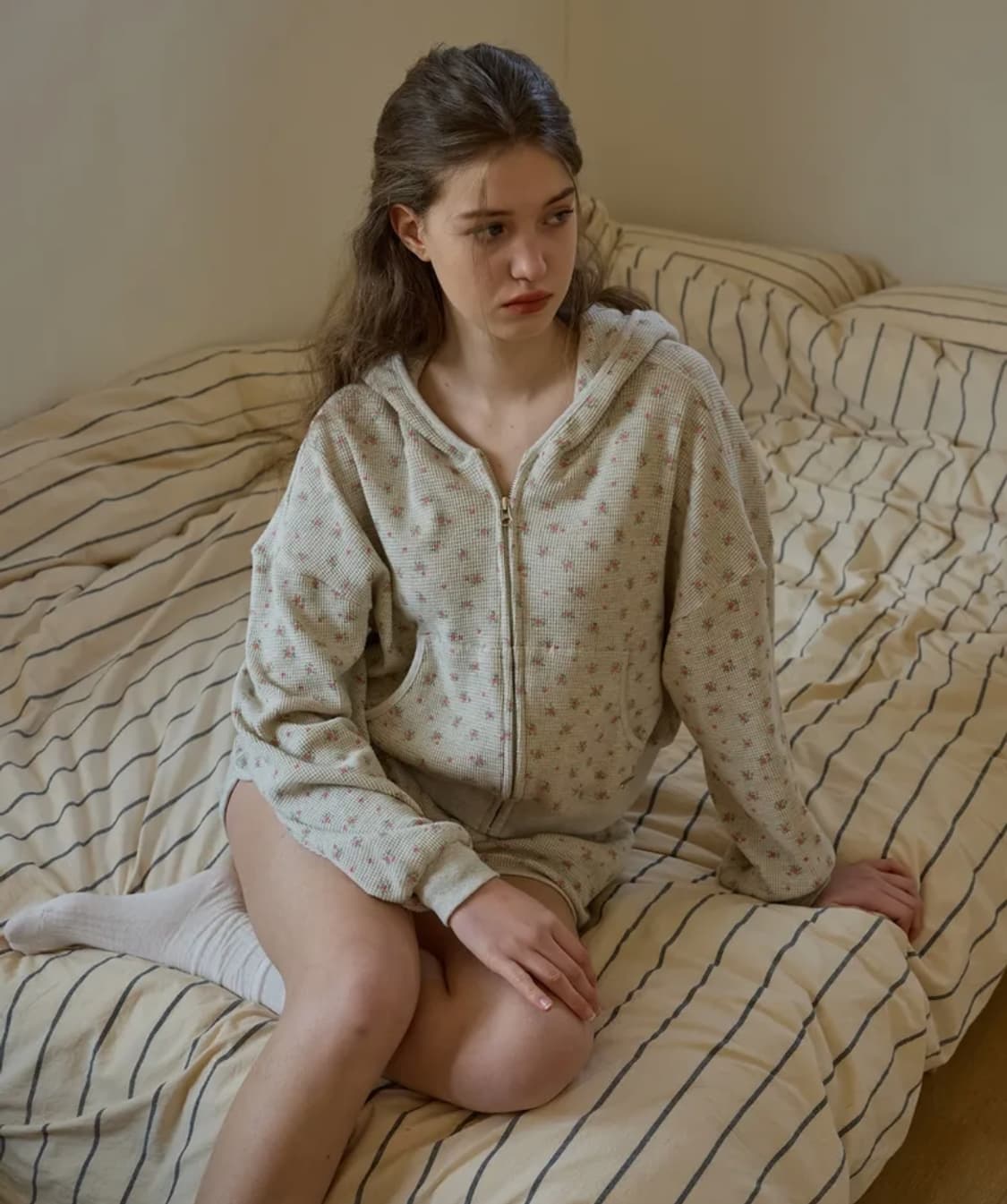 새상품)) 레터프롬문 앤디 플라워 와플 후드 집업 쇼츠 세트 오트밀 상품이미지3