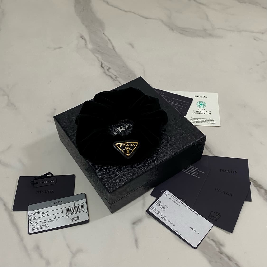 거의새것 프라다 벨벳 스크런치 헤어밴드 헤어곱창 헤어슈슈 상품이미지1