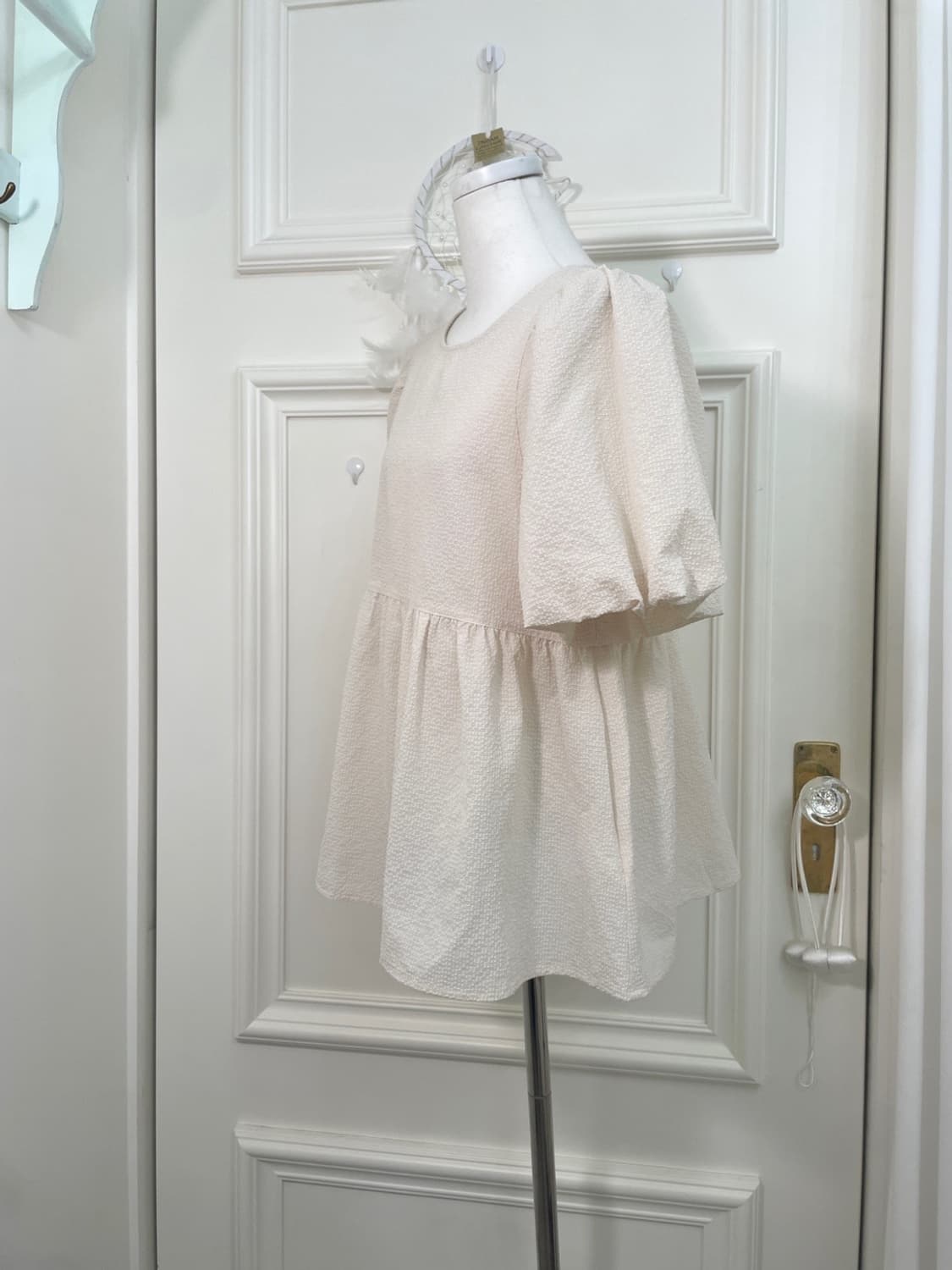 beigeivory puff shirring summer blouse 상품이미지2