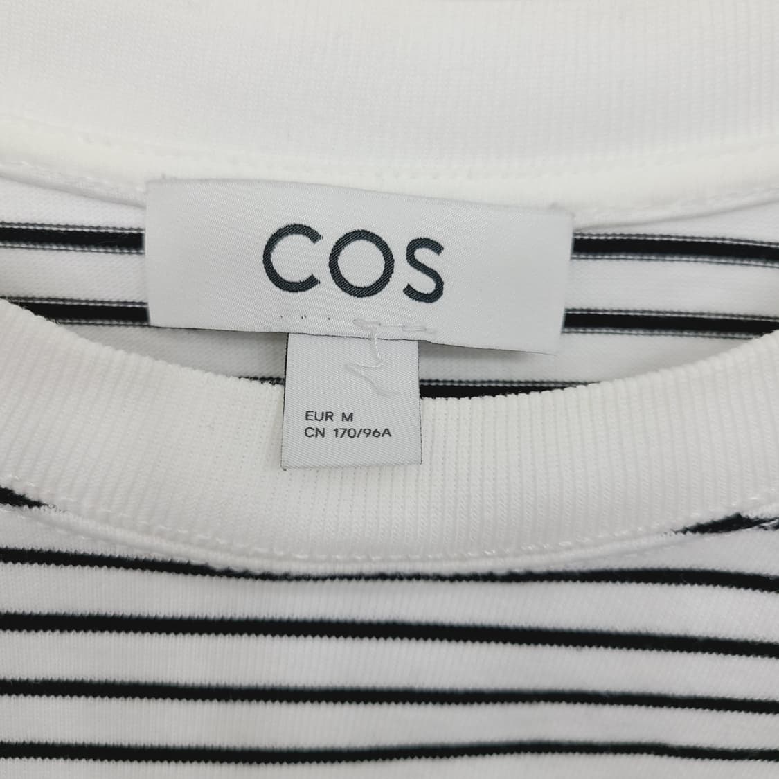 [제목] COS 코스 클린 컷 스트라이프 반팔 티셔츠 (M) 상품이미지6