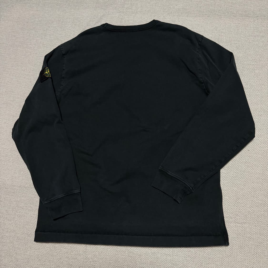 스톤아일랜드 와펜 블랙 롱슬리브 상품이미지8