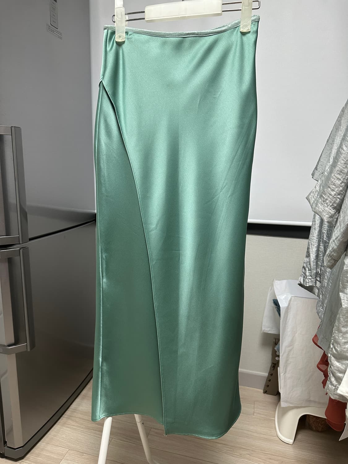 고퀄리티 실크 트임 롱치마 s 상품이미지1