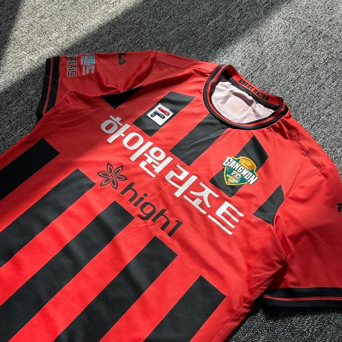 휠라 24시즌 강원FC 홈 유니폼  상품이미지3