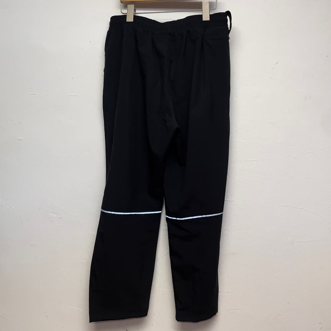 나이키 에센셜 블랙 트랙 팬츠   상품이미지4