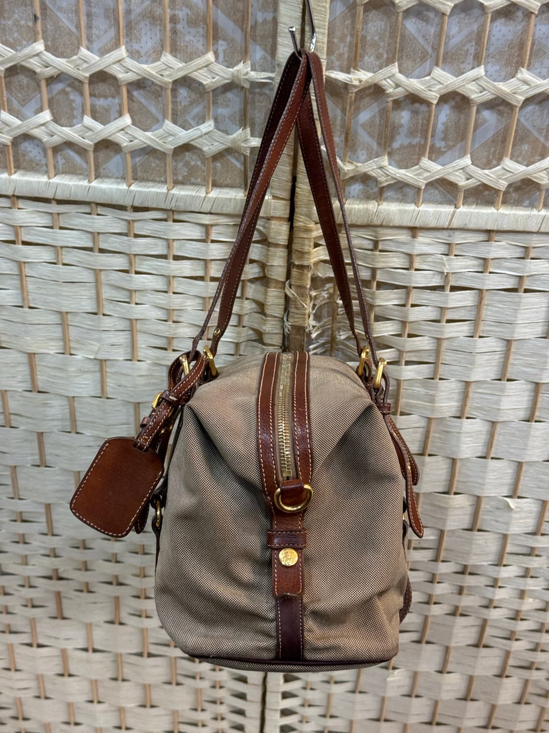 정품 프라다 캔버스 숄더백 팝니다 상품이미지3