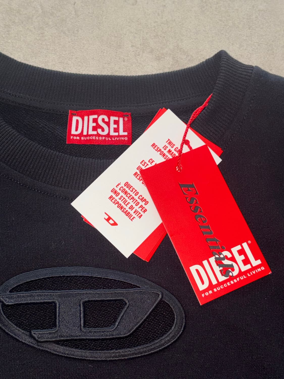 디젤 F-슬리미-Od 컷아웃 로고 크롭 스웨트셔츠 블랙 맨투맨 s 상품이미지2