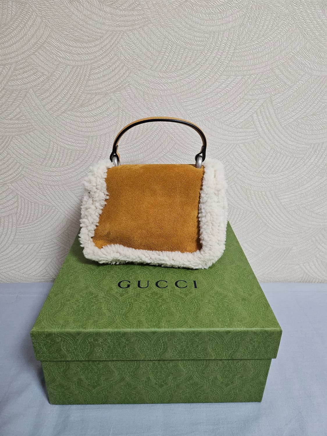 구찌 디오니서스 양털 스웨이드 가방 상품이미지3
