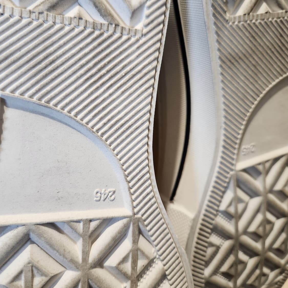 룩을 살리는 골드 무드👟 나무하나 PRIVEÉ 245 상품이미지7