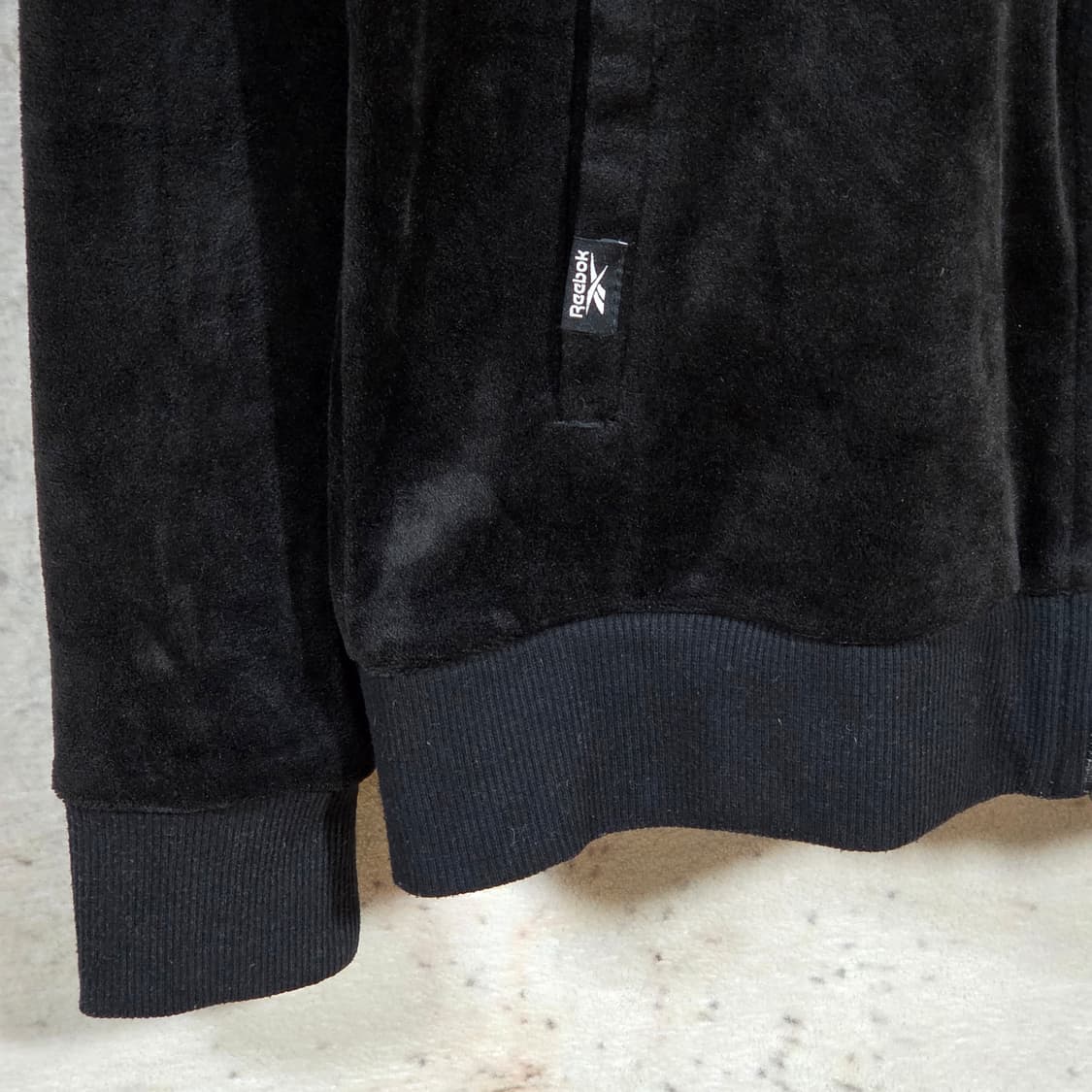 리복 벨벳 블랙 실버 자수 후드집업 상품이미지3