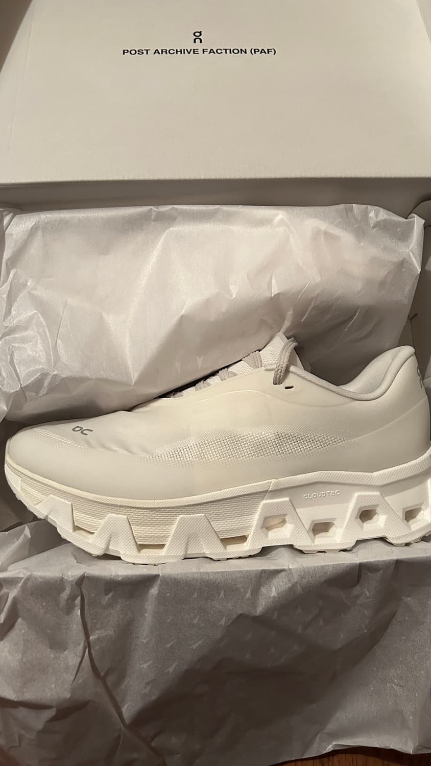 온 러닝 x 파프 클라우드 몬스터 하이퍼 화이트 상품이미지1