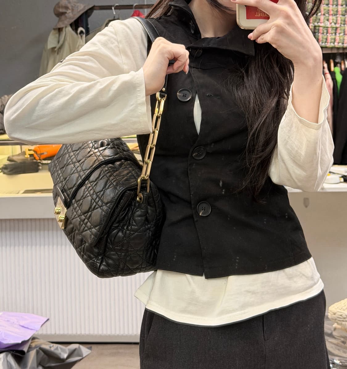 디올 까나쥬 뉴 락 레더 체인 숄더백 상품이미지2