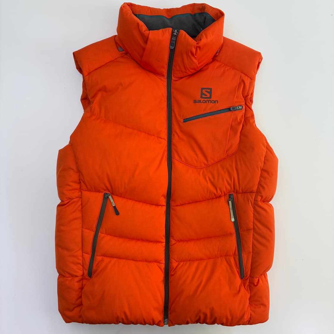 Salomon  살로몬 로고 소프트웰 베스트 푸퍼 패딩 상품이미지1