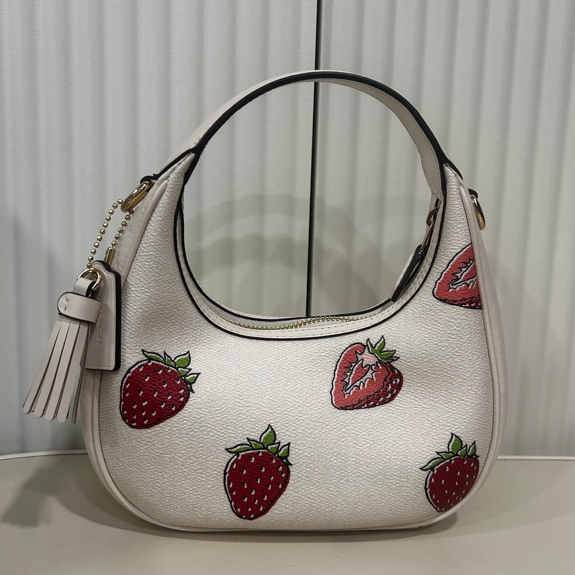 코치 미니 크로스백 스트로베리 (택포) 상품이미지3