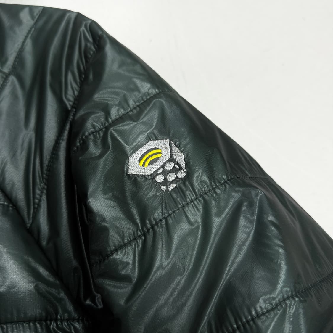 마운틴하드웨어 고프코어 유광 마운틴 경량패딩 자켓 상품이미지4